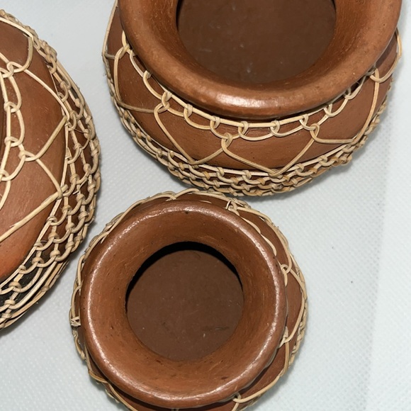 3 clay pots with woven overlay - Picture 6 of 13